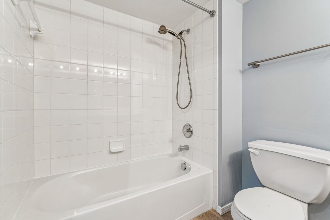 1125 Arbor Creek Dr. 2A