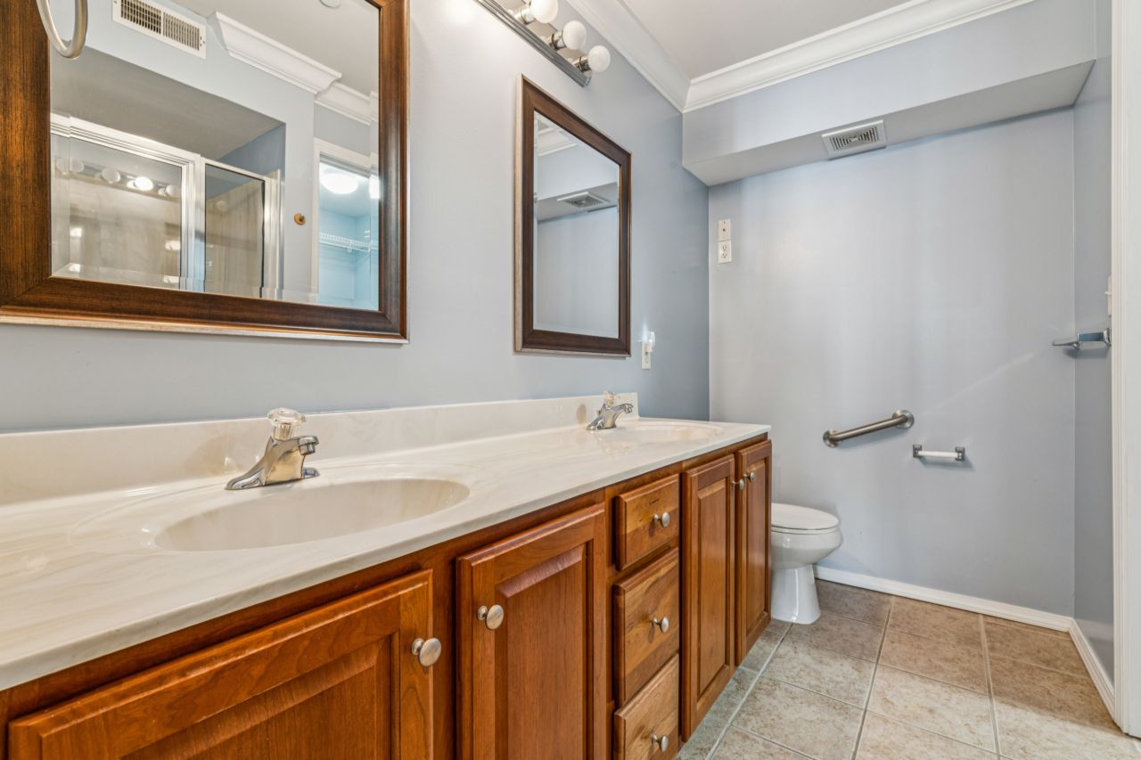 1125 Arbor Creek Dr. 2A