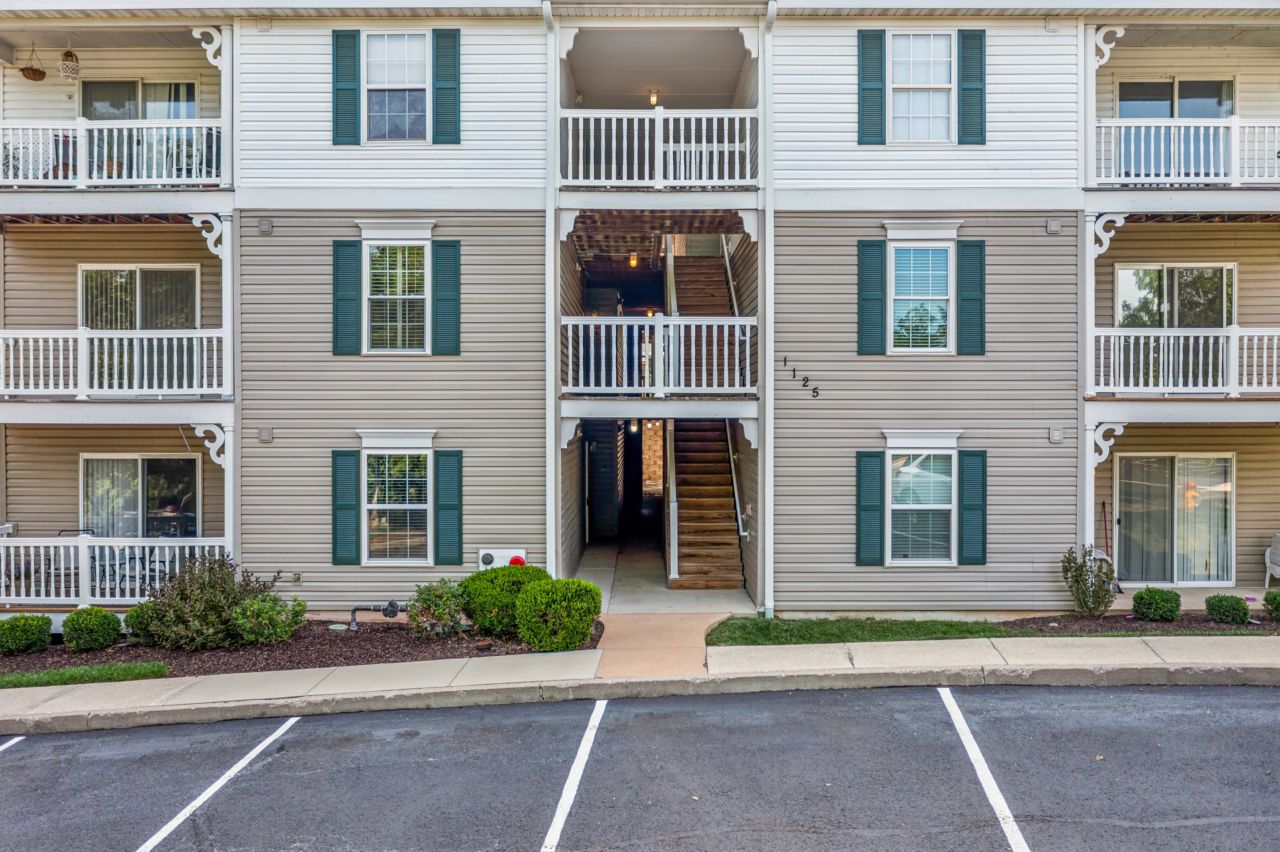 1125 Arbor Creek Dr. 2A