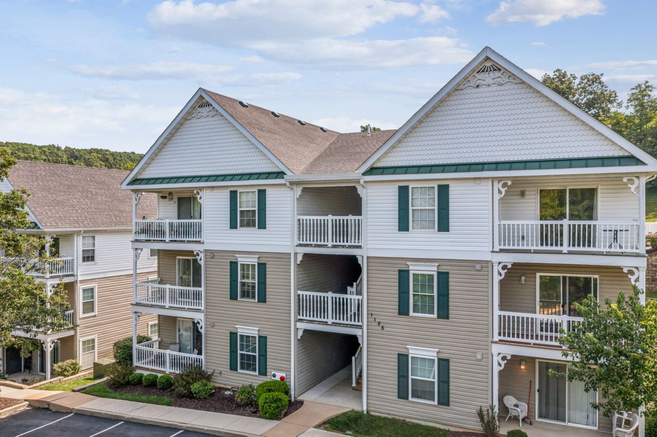 1125 Arbor Creek Dr. 2A