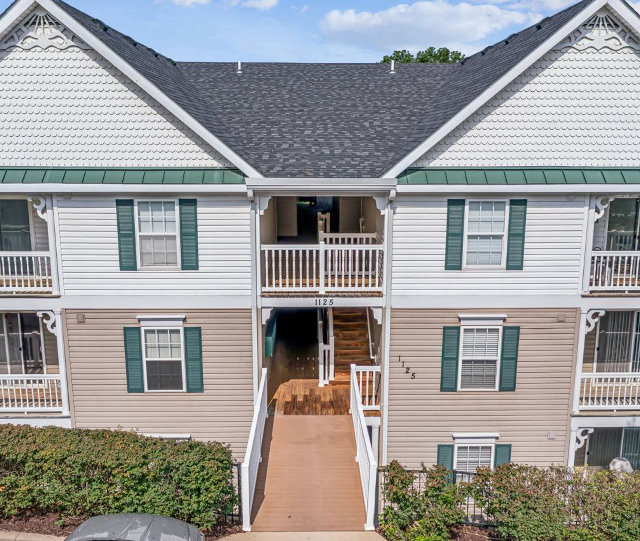 1125 Arbor Creek Dr. 2A