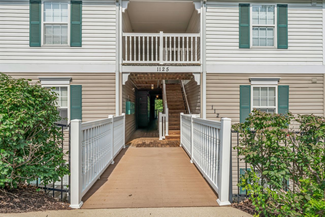 1125 Arbor Creek Dr. 2A