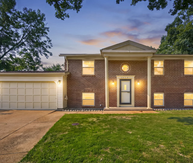 1312 Twin Trails Ct
