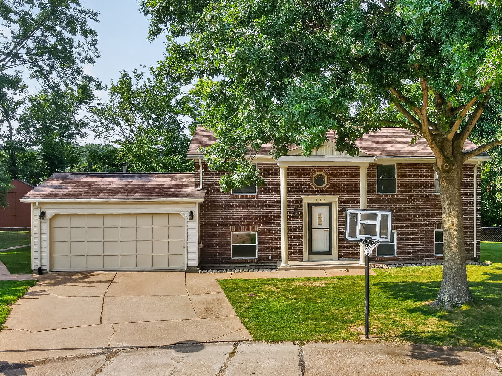 1312 Twin Trails Ct