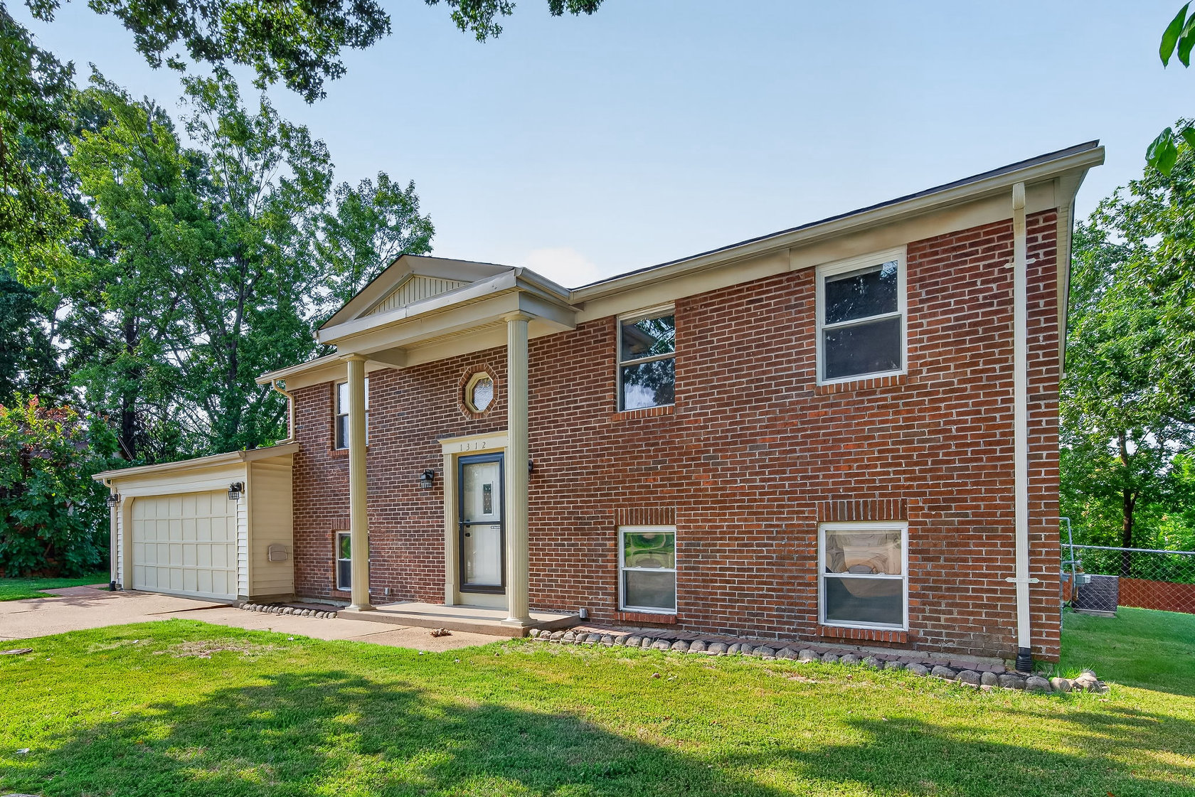 1312 Twin Trails Ct