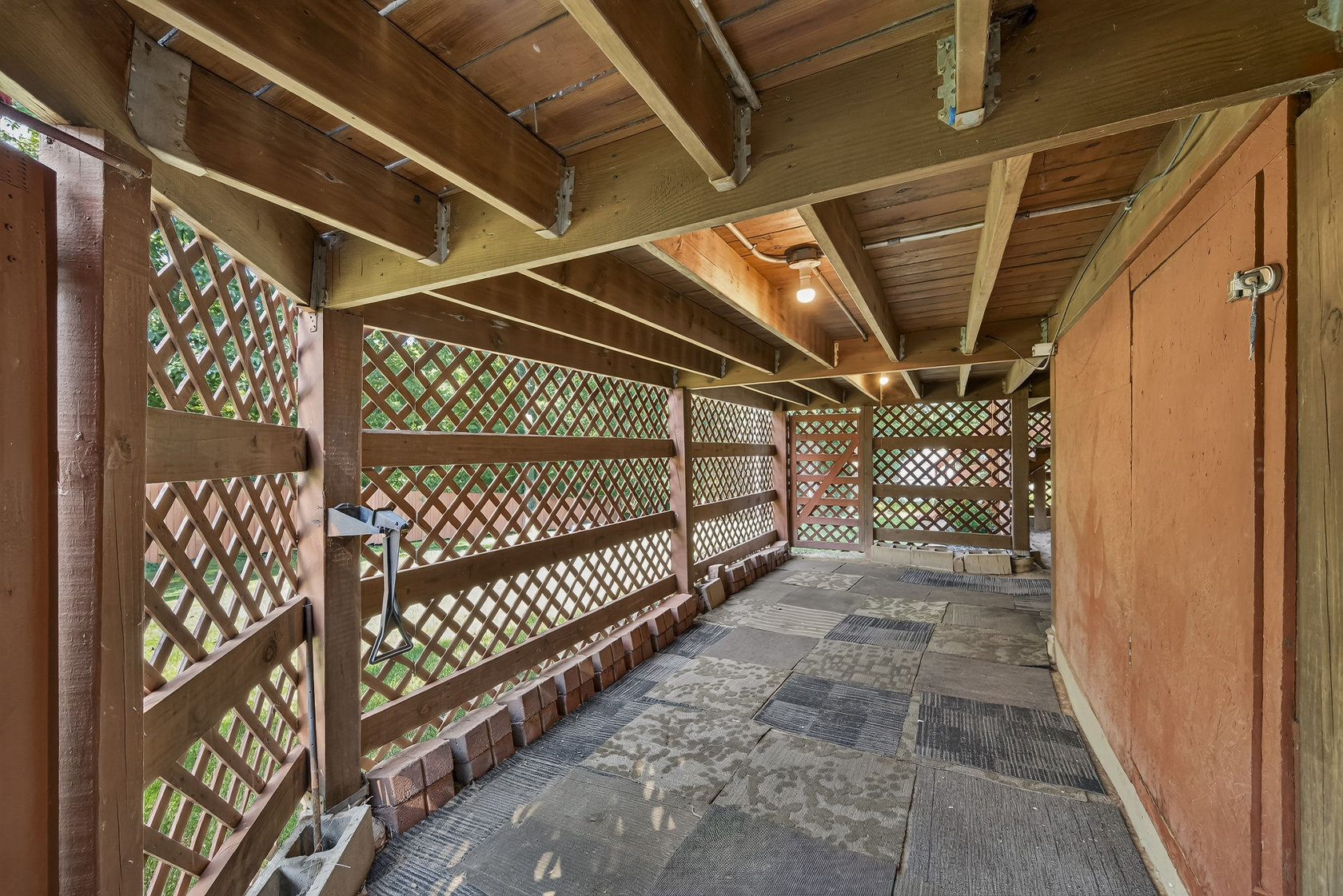 1312 Twin Trails Ct