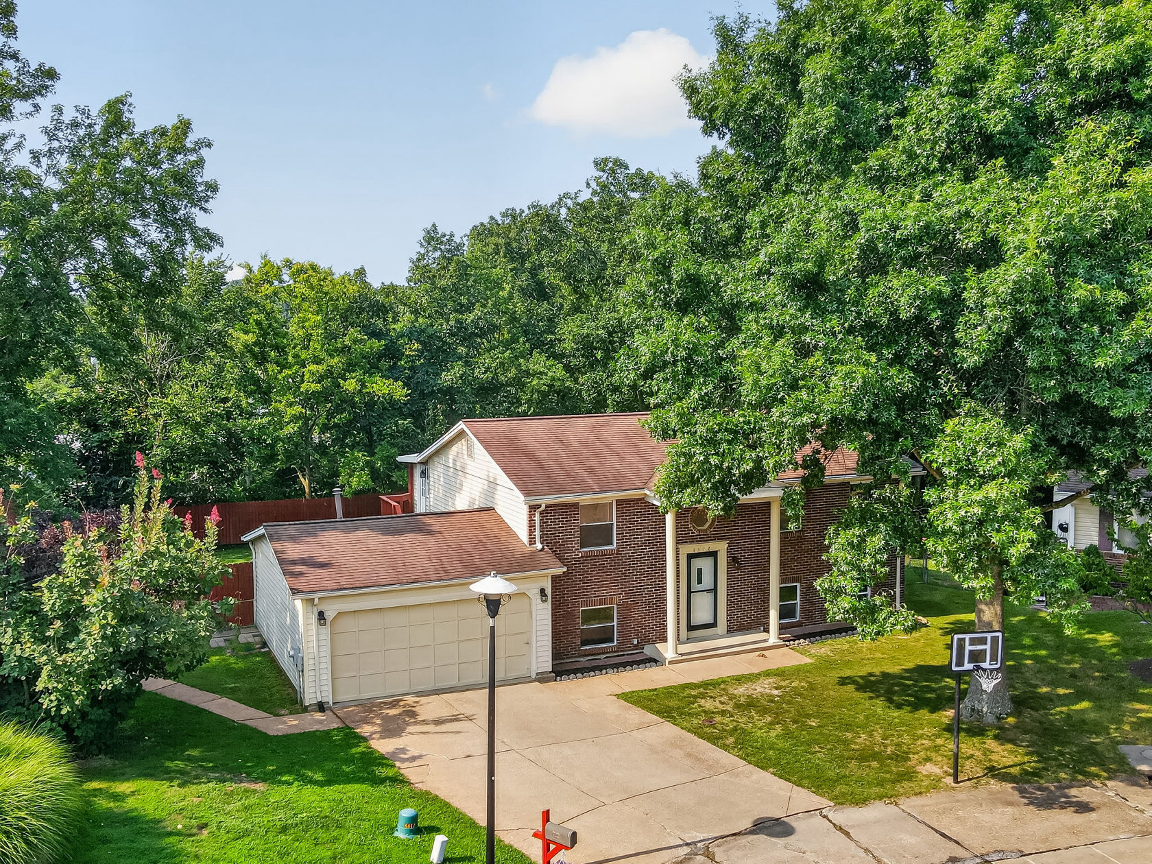1312 Twin Trails Ct