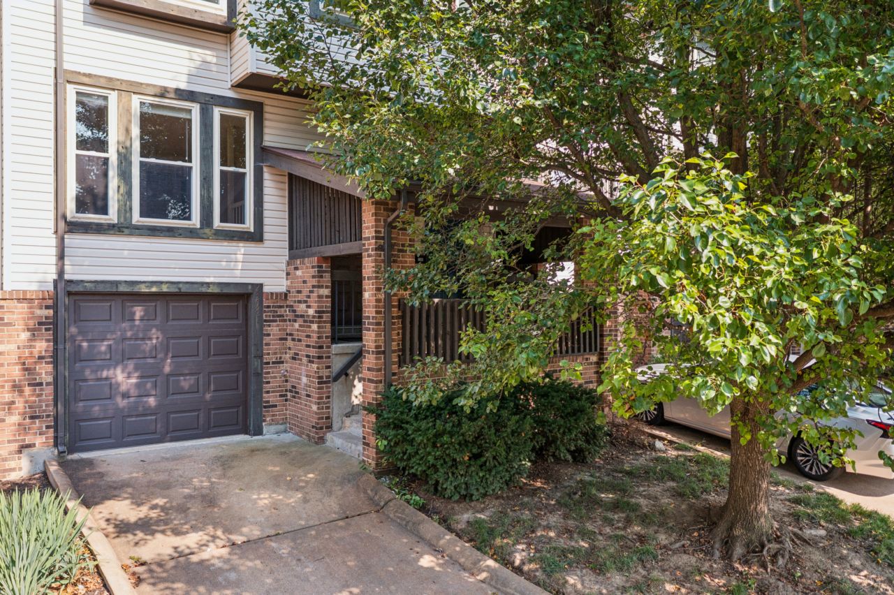 2308 Driftwood Maryland Heights Condo