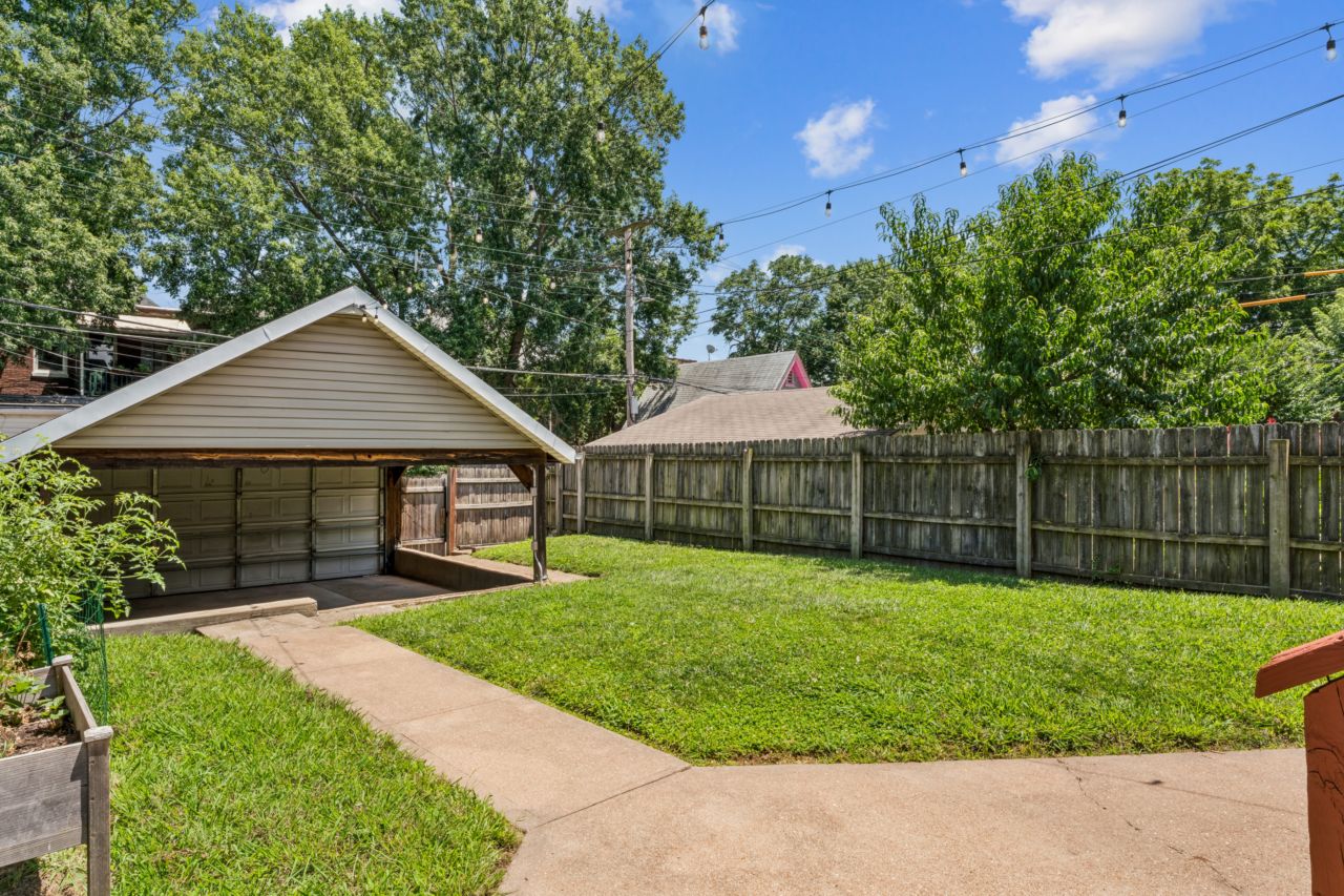 2704 Louisiana in Tower Grove East St. Louis listed by Dawn Griffin Group