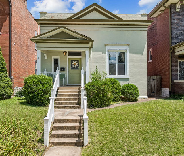 2704 Louisiana