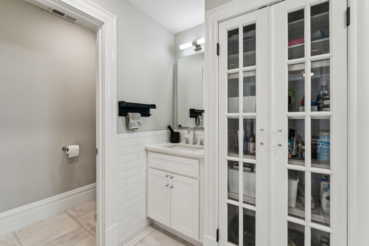 3329 Vista Avenue St. Louis listing Dawn Griffin Group
