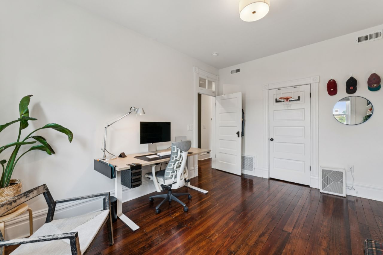 3329 Vista Avenue St. Louis listing Dawn Griffin Group