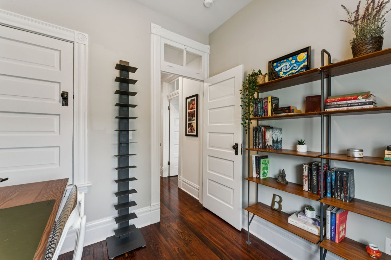3329 Vista Avenue St. Louis listing Dawn Griffin Group