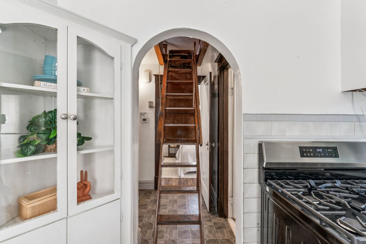 9431 Burdella St. Louis