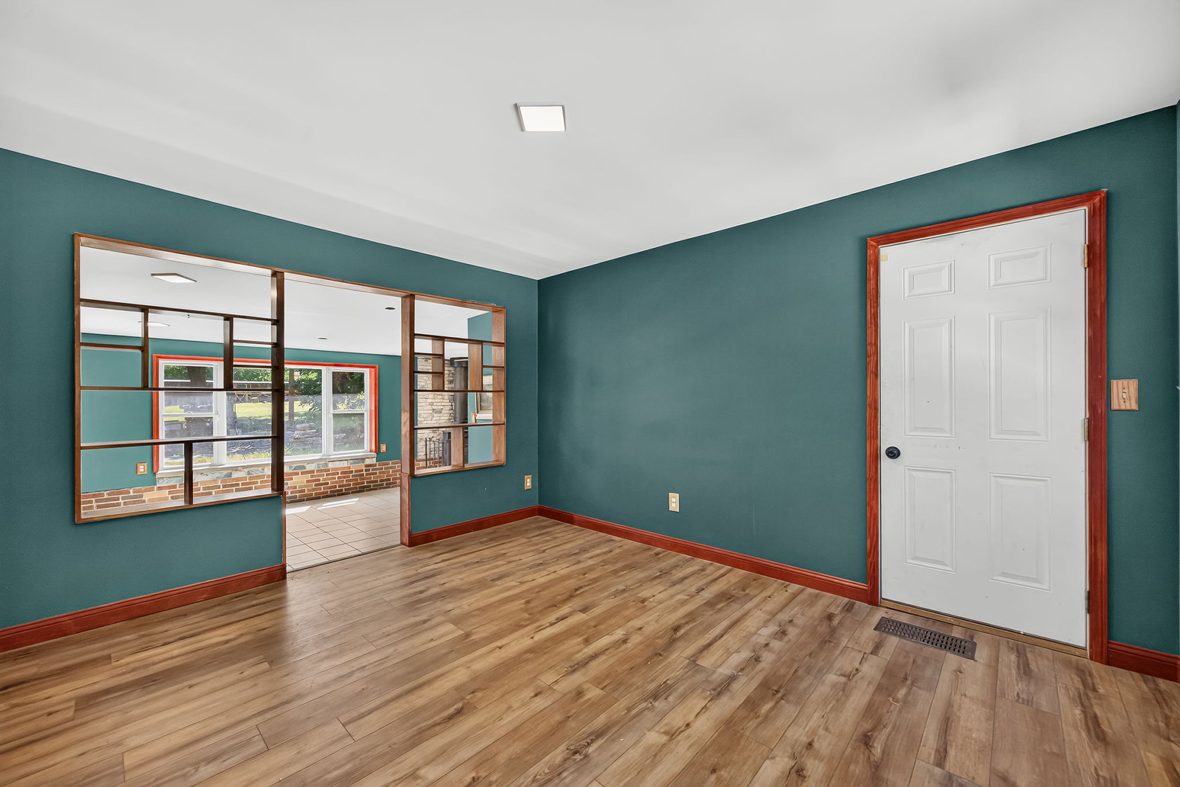 310 Cliff Cave Road Living Room