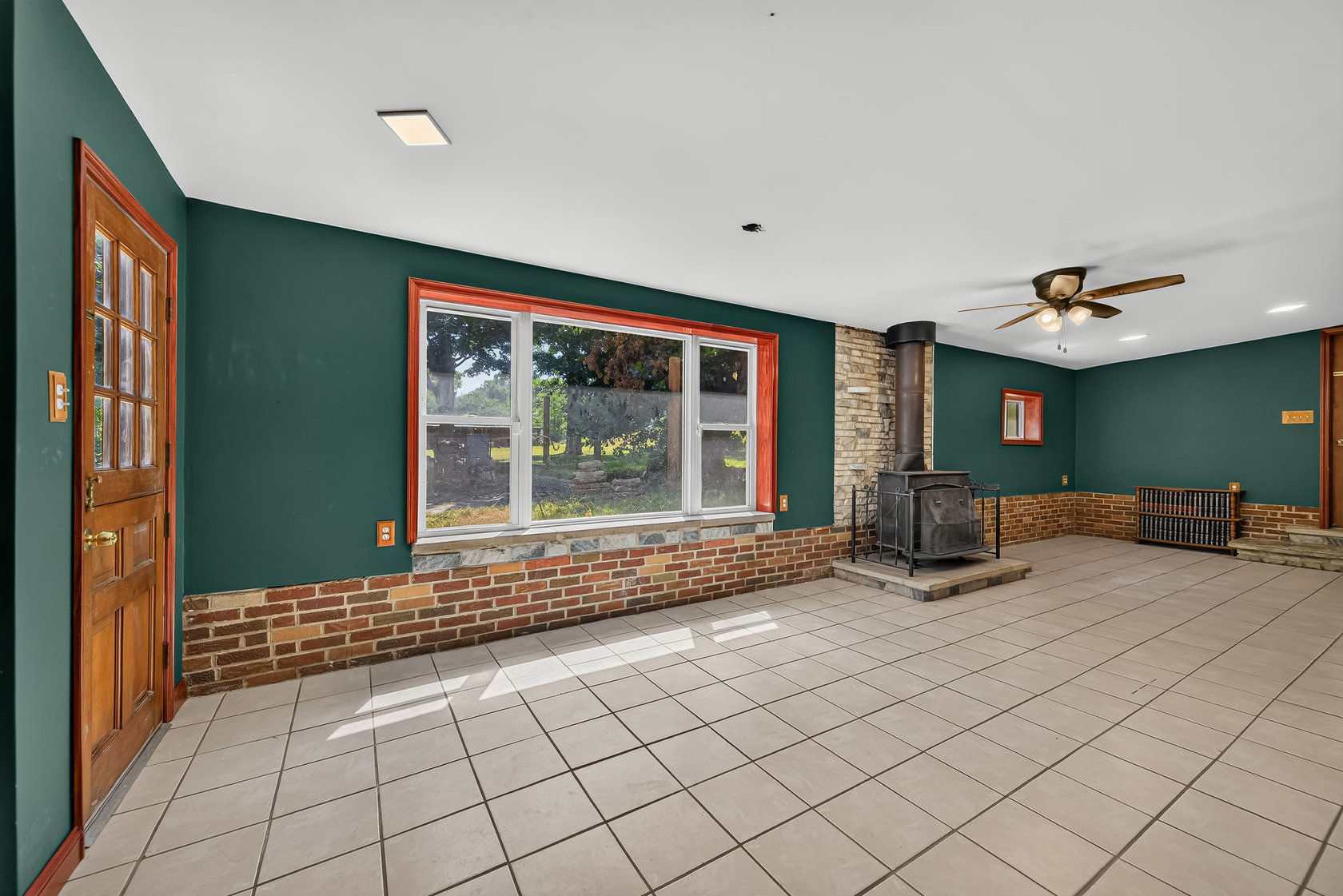 310 Cliff Cave Road Family & Dining Room