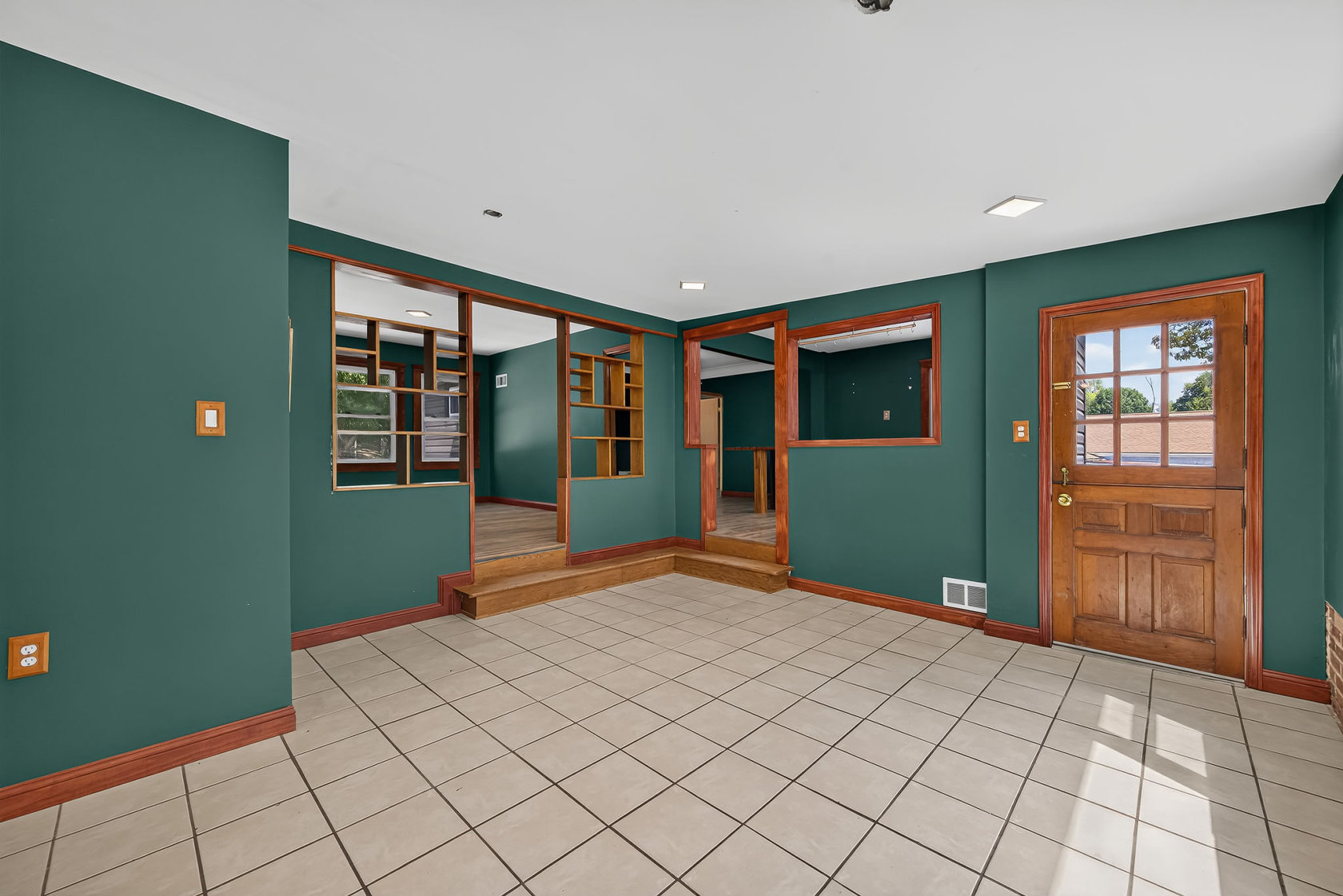 310 Cliff Cave Road Family & Dining Room