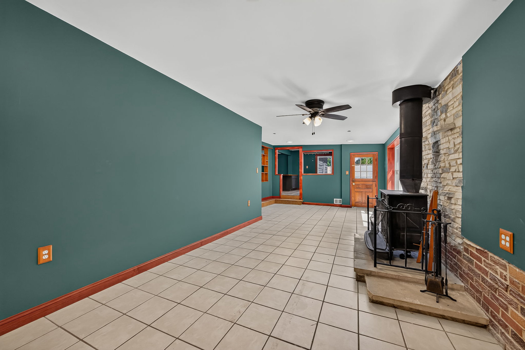310 Cliff Cave Road Family & Dining Room