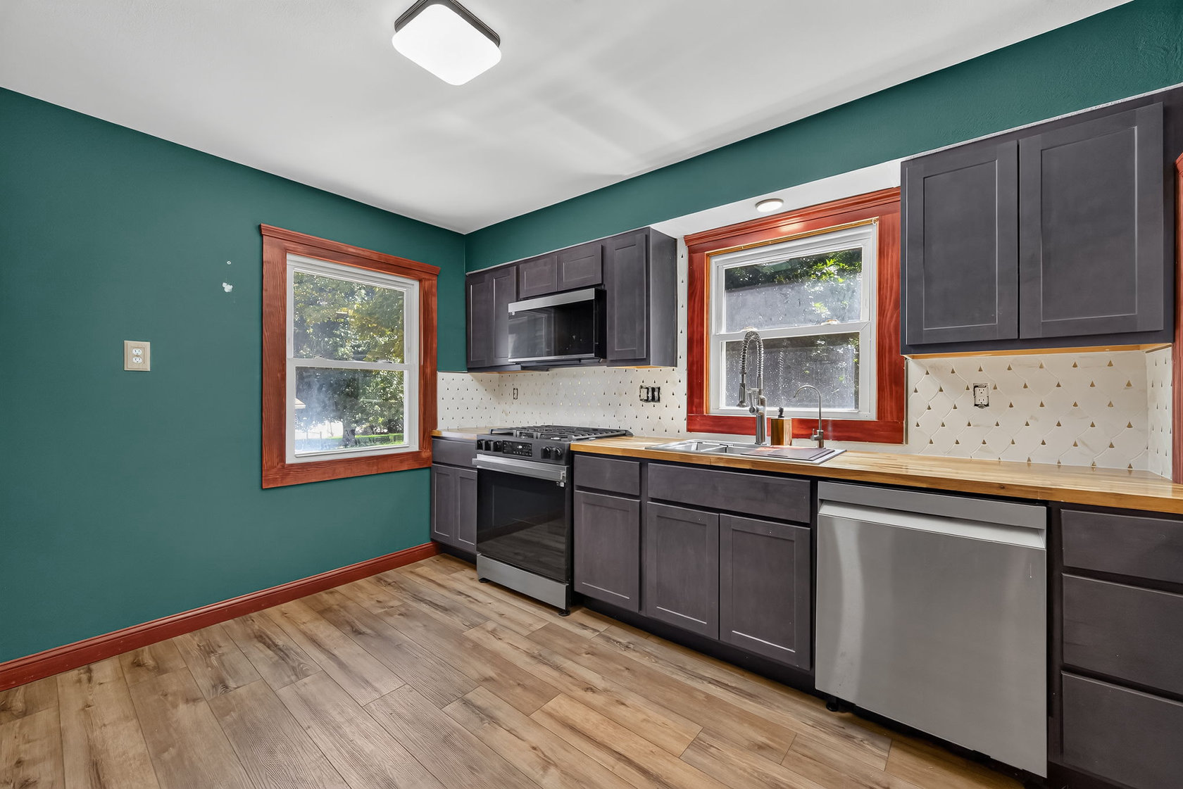 310 Cliff Cave Road Kitchen