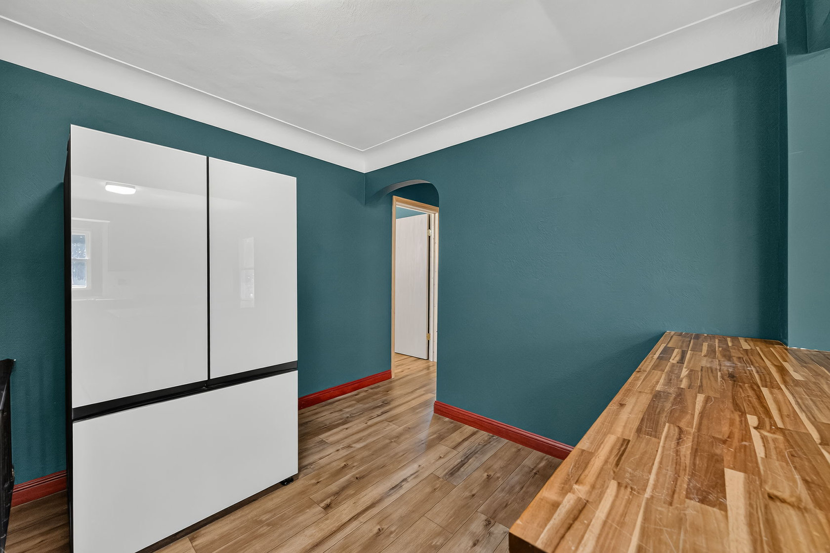 310 Cliff Cave Road Kitchen
