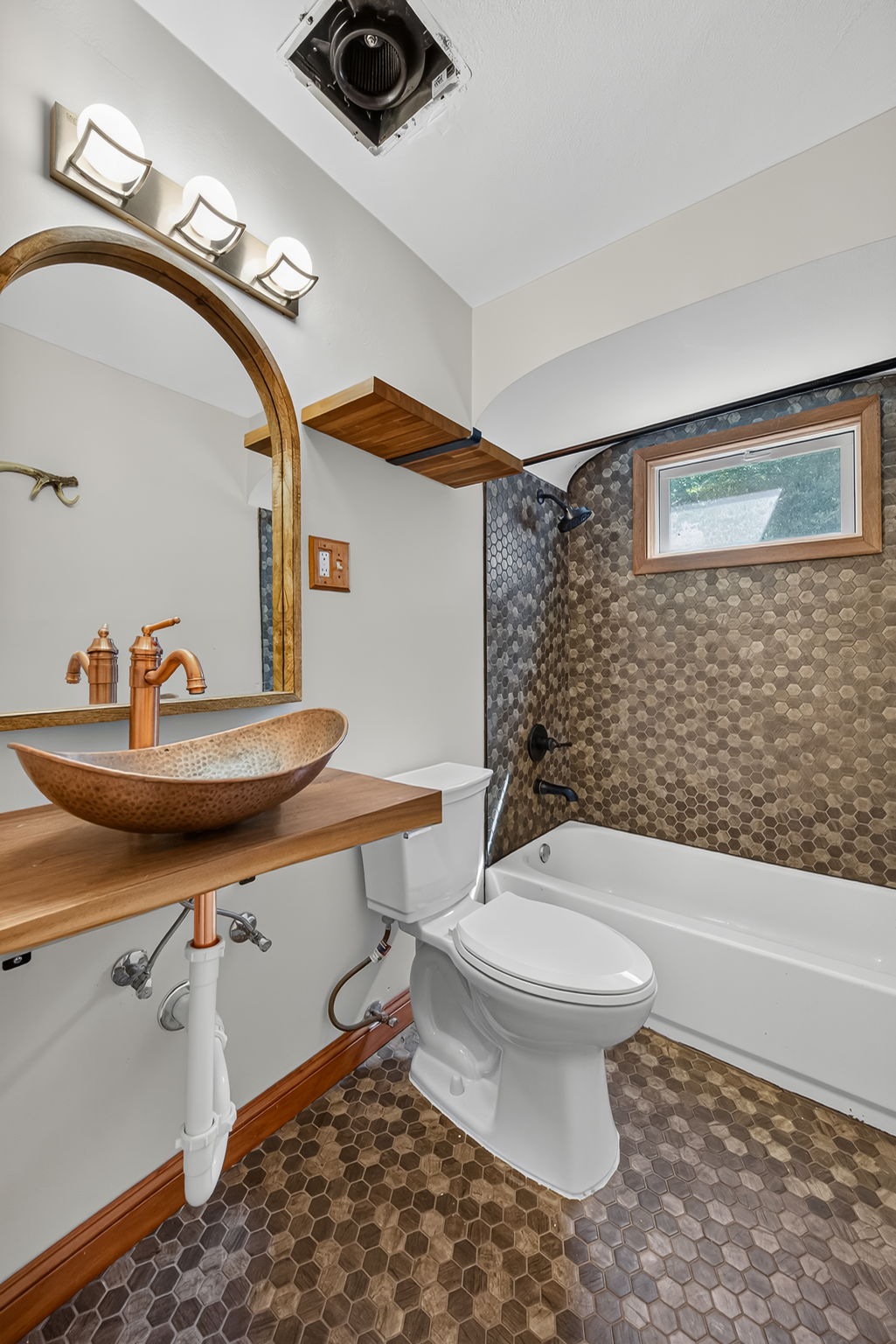 310 Cliff Cave Road Bathroom