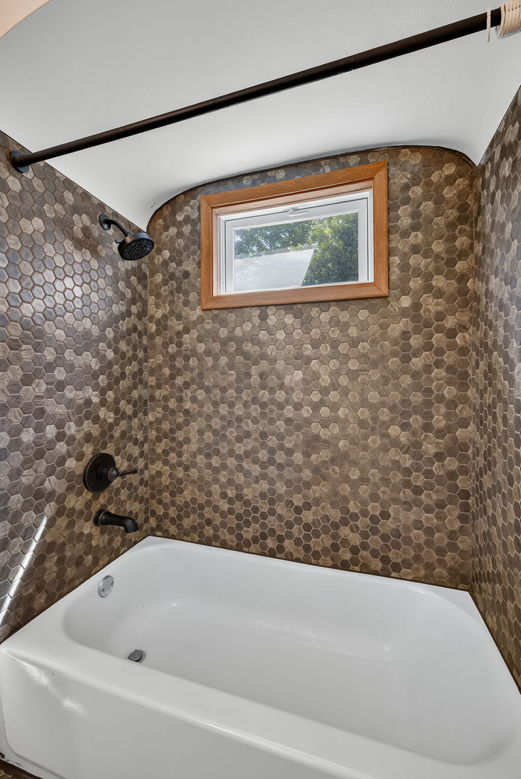 310 Cliff Cave Road Bathroom