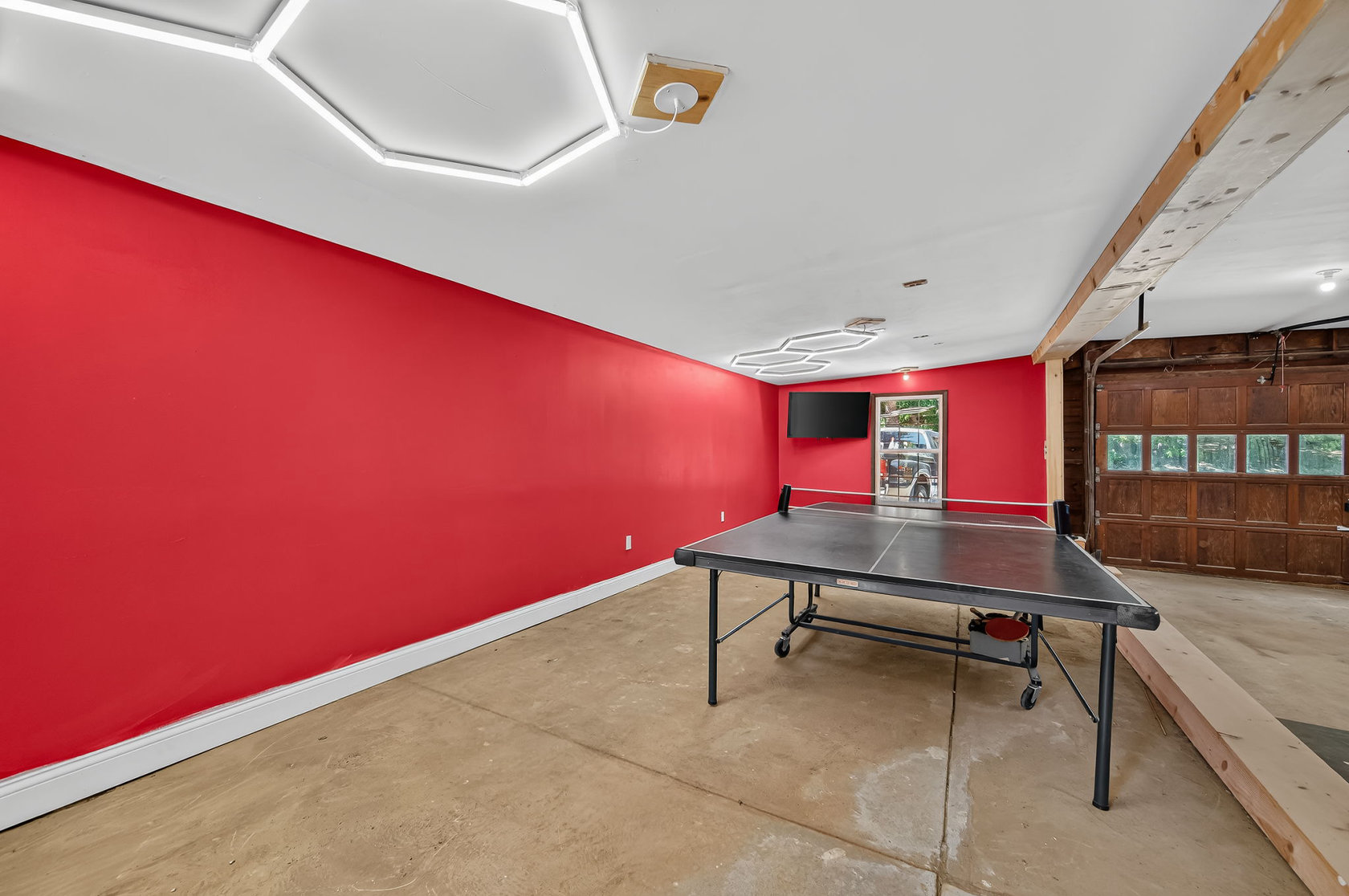 310 Cliff Cave Road Oversized Garage