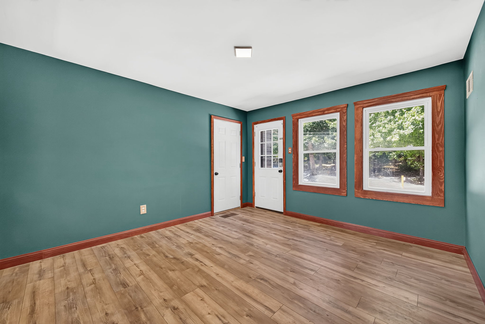 310 Cliff Cave Road Living Room