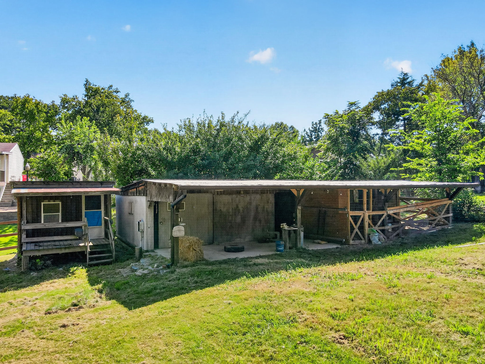 310 Cliff Cave Road Oakville Yard