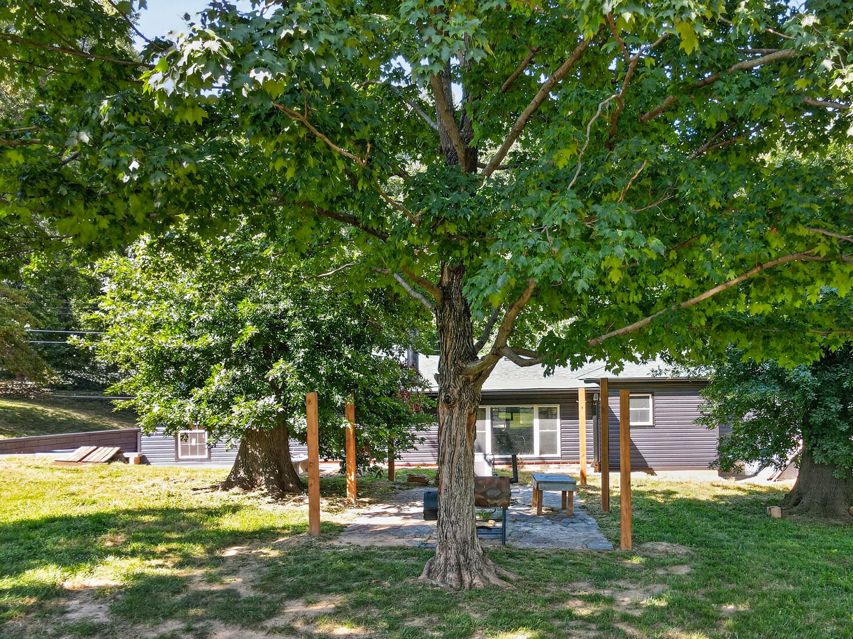 310 Cliff Cave Road Yard