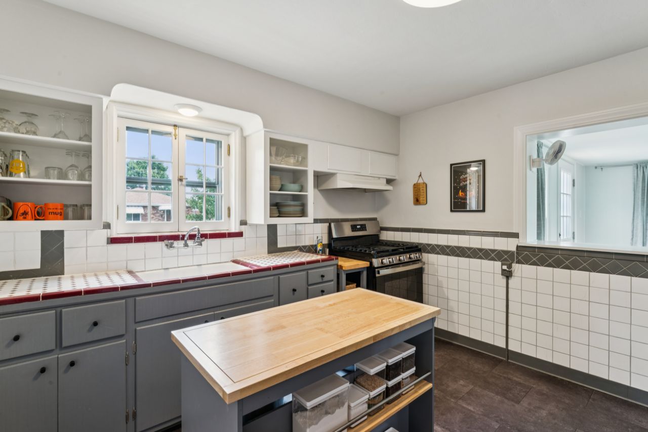 5000 Steffens St. Louis