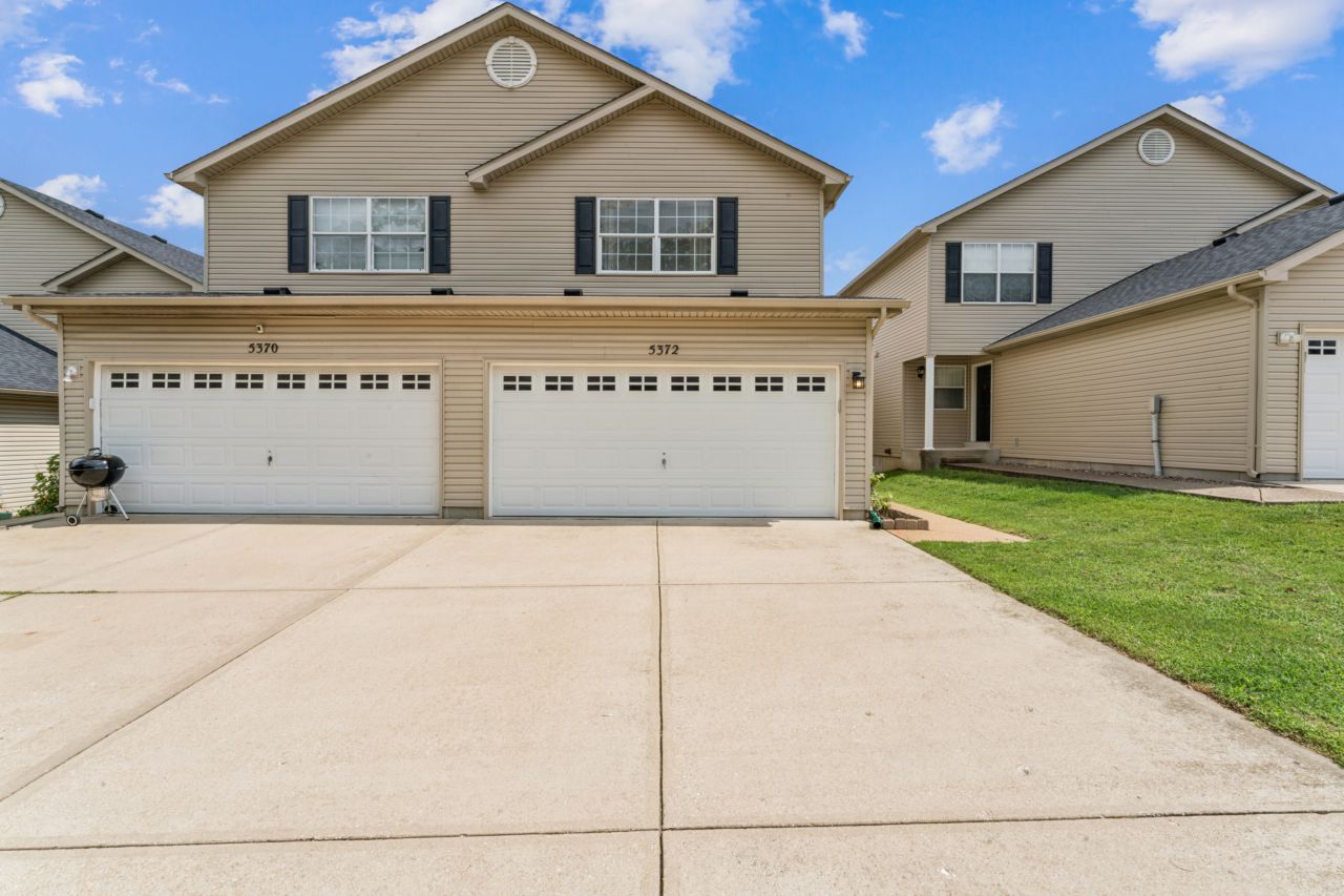 5372 Lakewood Terrace