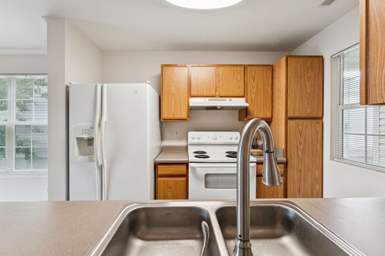 5372 Lakewood Terrace