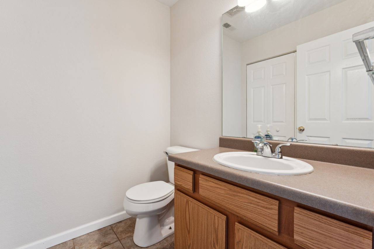 5372 Lakewood Terrace