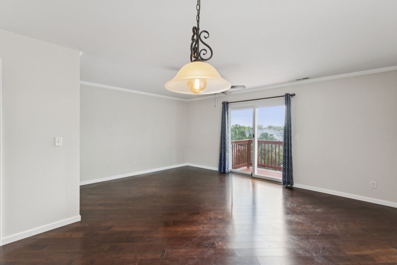 5372 Lakewood Terrace