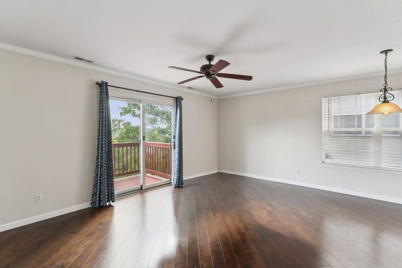 5372 Lakewood Terrace