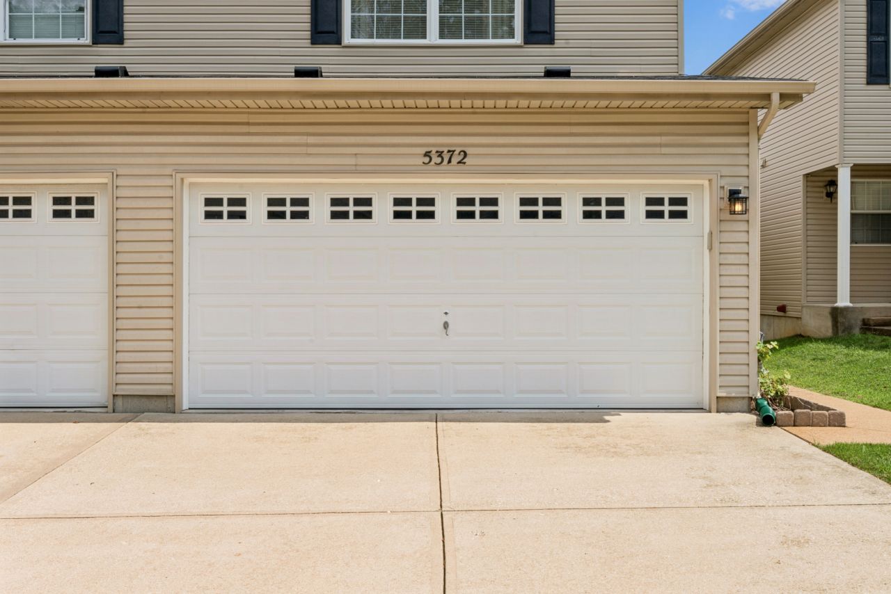5372 Lakewood Terrace