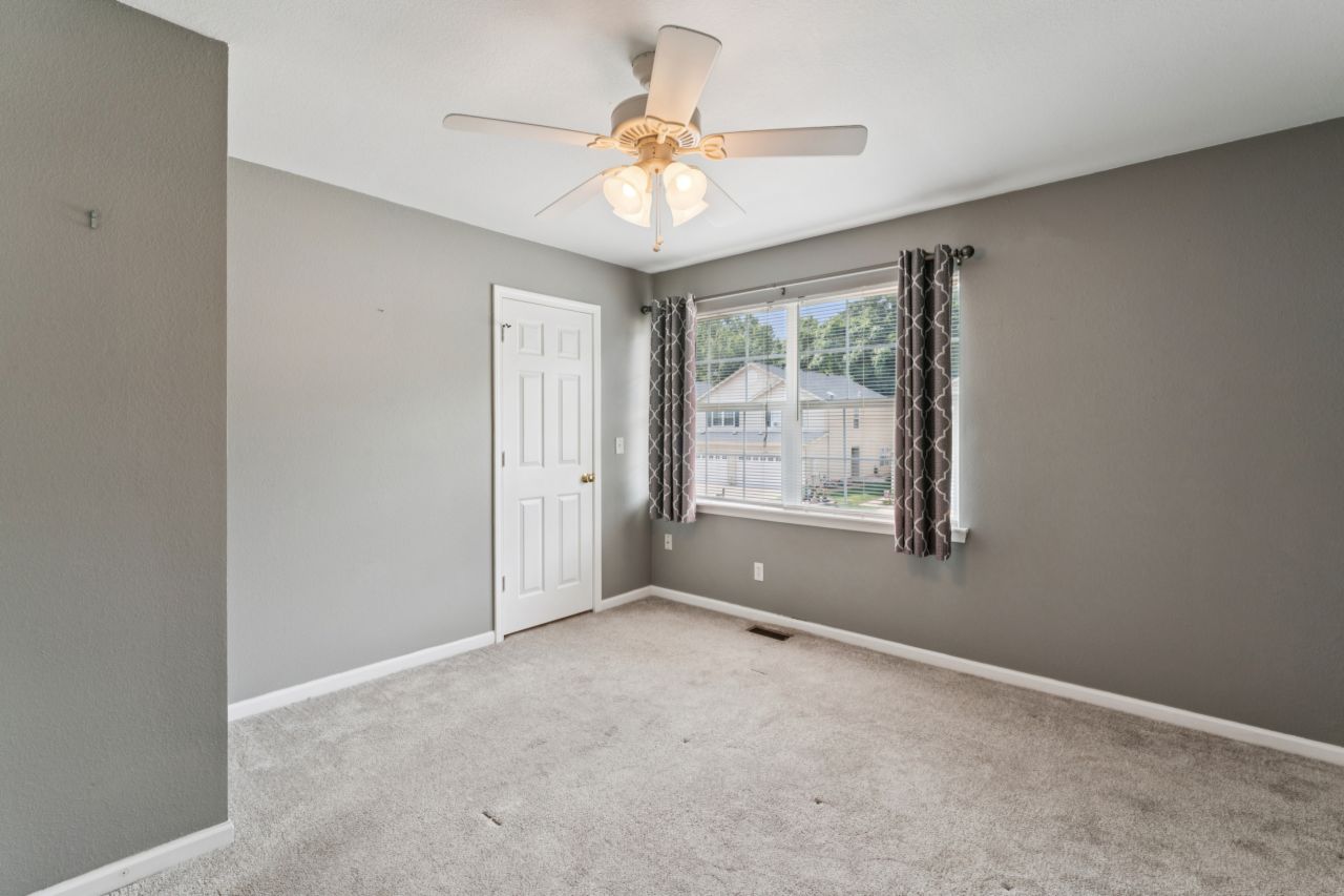 5372 Lakewood Terrace