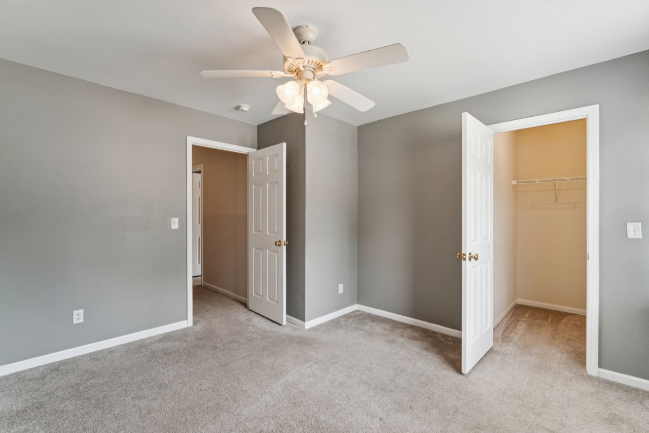 5372 Lakewood Terrace
