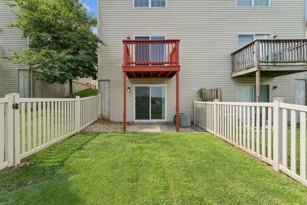 5372 Lakewood Terrace