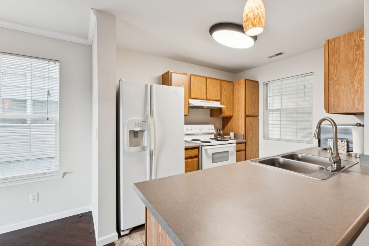 5372 Lakewood Terrace
