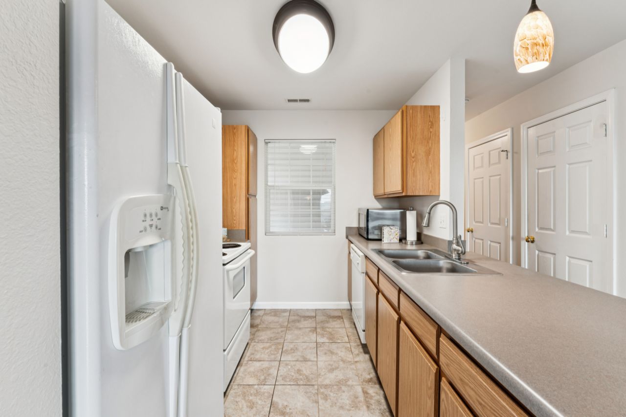 5372 Lakewood Terrace