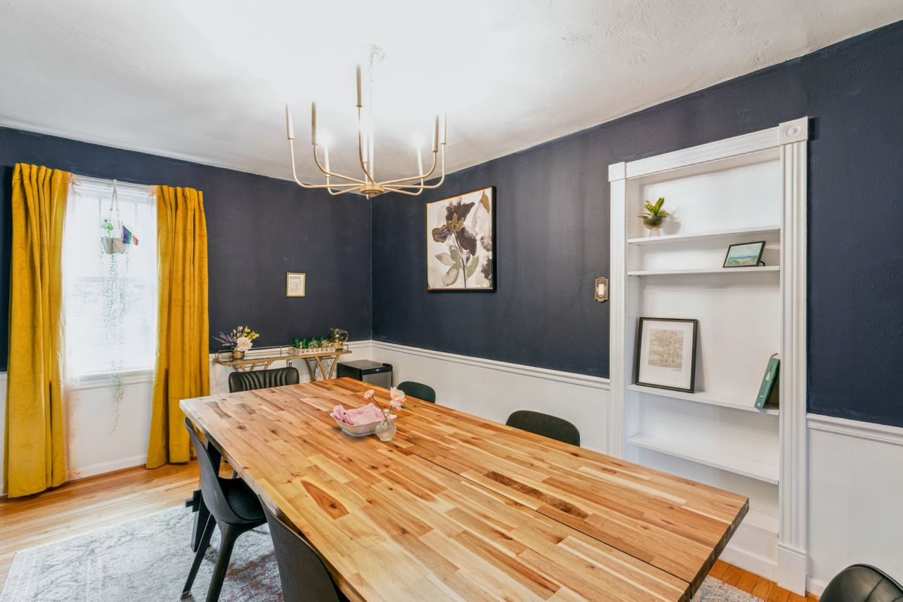 703 Edwin Glendale Dining Room