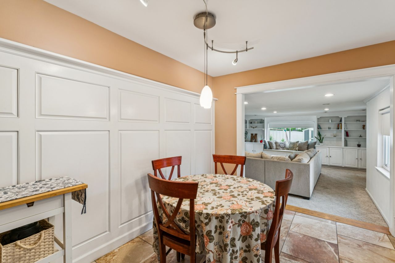 703 Edwin Glendale Breakfast Room