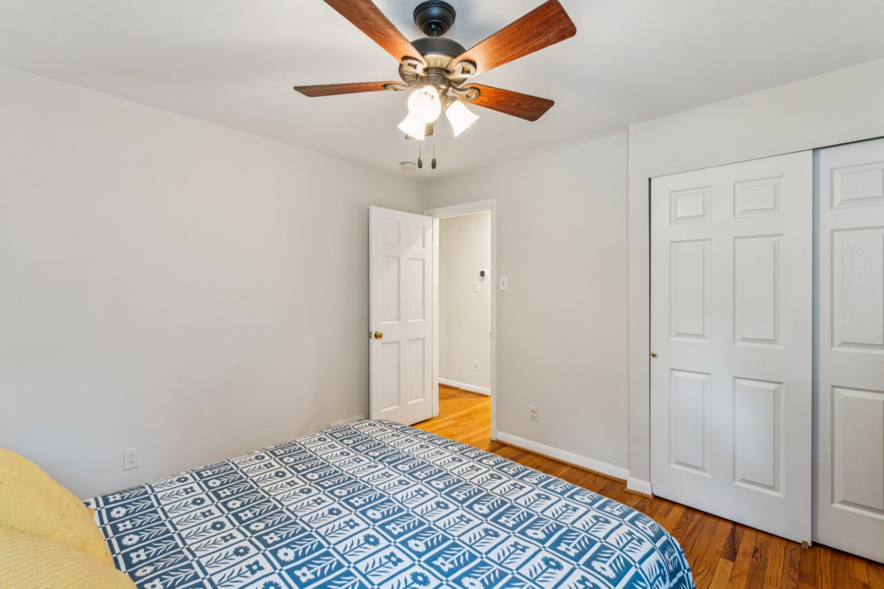 703 Edwin Glendale Bedroom