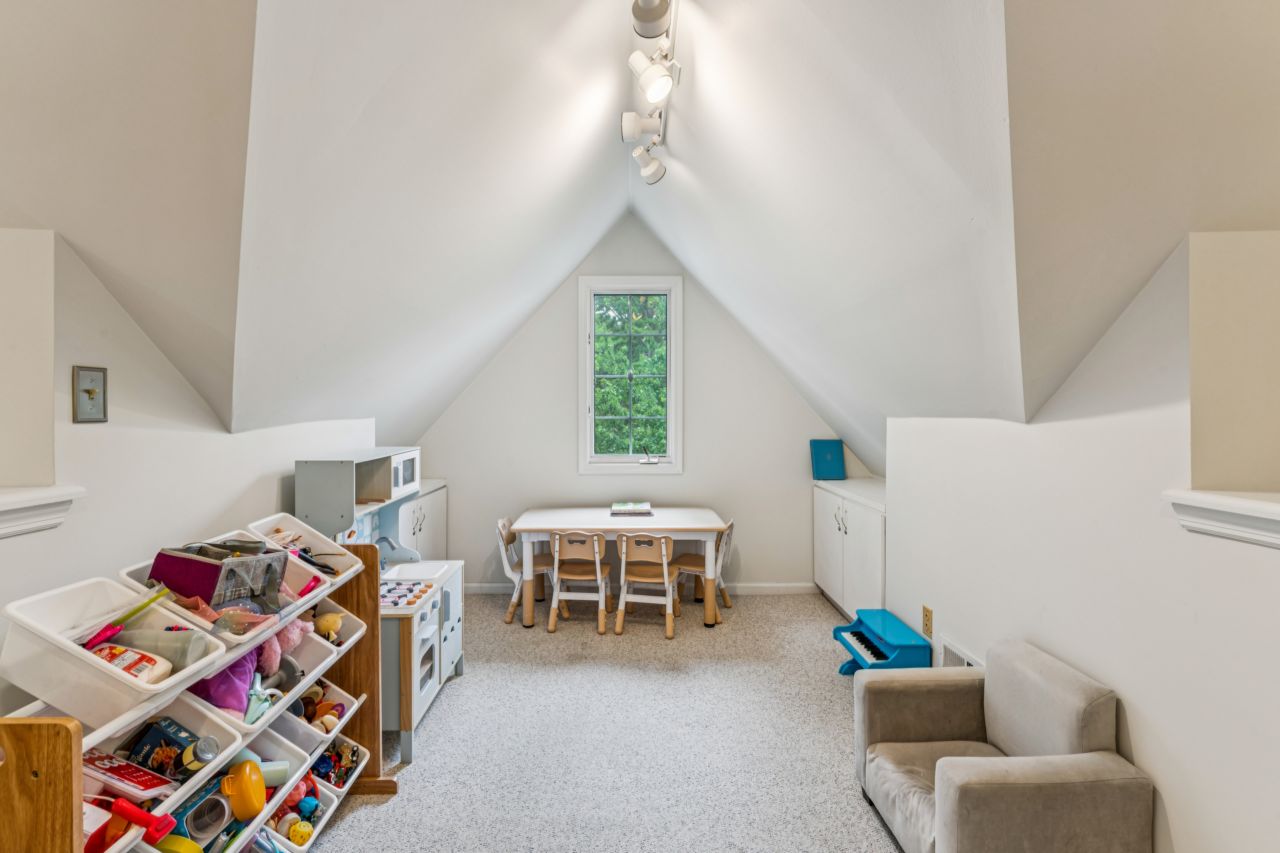 703 Edwin Glendale flex space