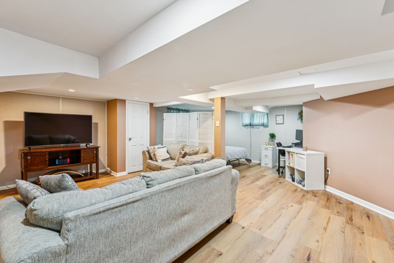 703 Edwin Glendale Lower Level