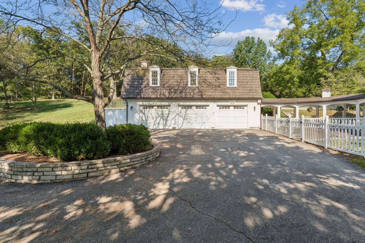 2333 Ossenfort Road