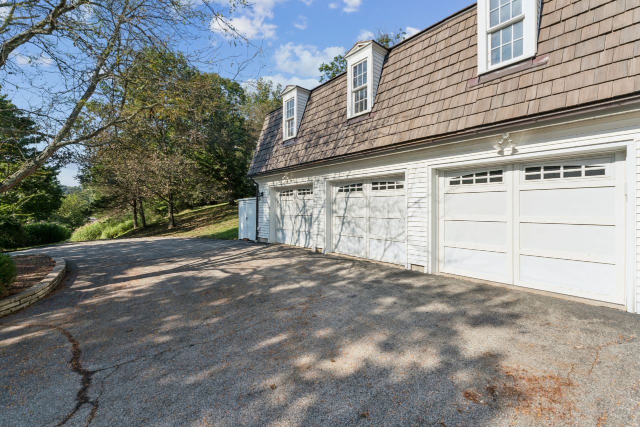 2333 Ossenfort Road
