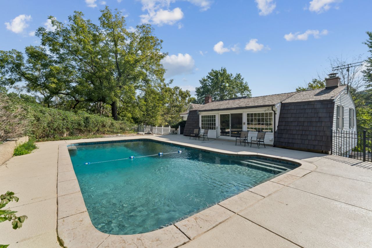 2333 Ossenfort Road